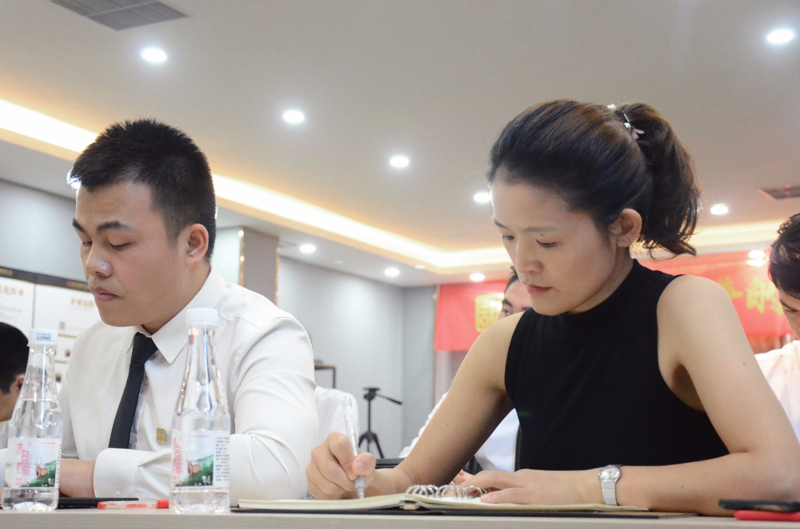 高调纯K副店及以上职级会议(图3)