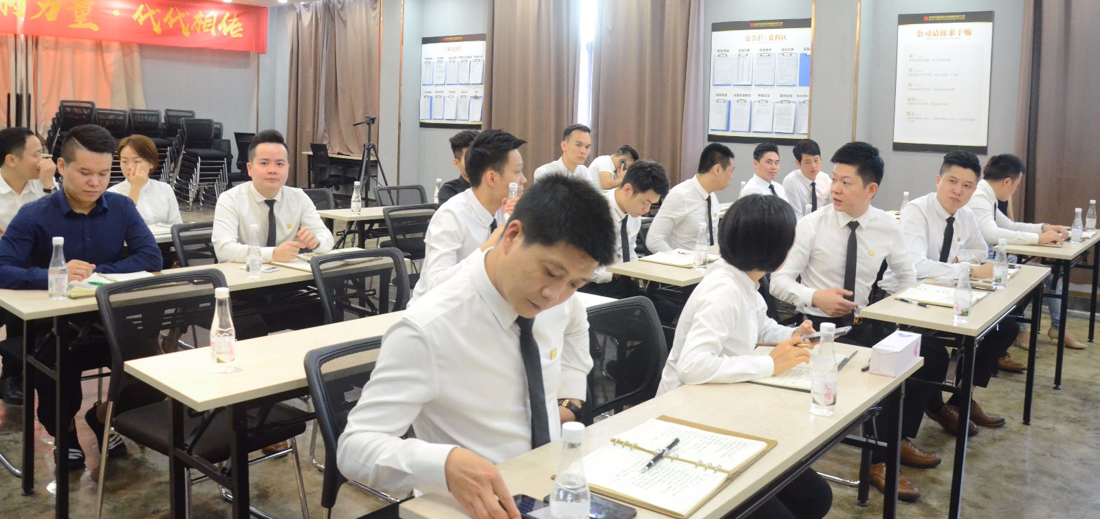 高调纯K副店及以上职级会议(图4)