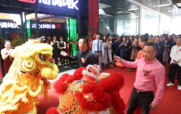 热烈祝贺高调纯K第十三家分店-宜宾店盛大开业！(图5)